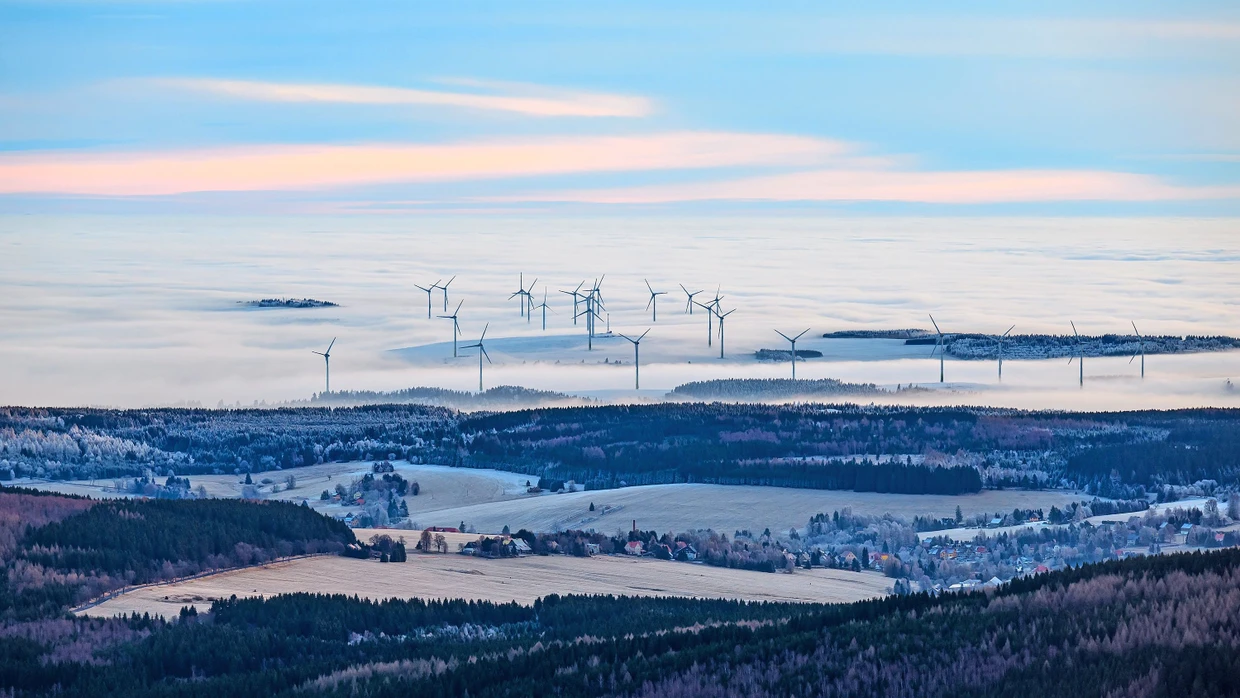 Gerüstet für jedes Wetter: Wenn zum erzgebirgischen Nebel noch die Flaute kommt, sollen künftig die geförderten Gaskraftwerke einspringen.