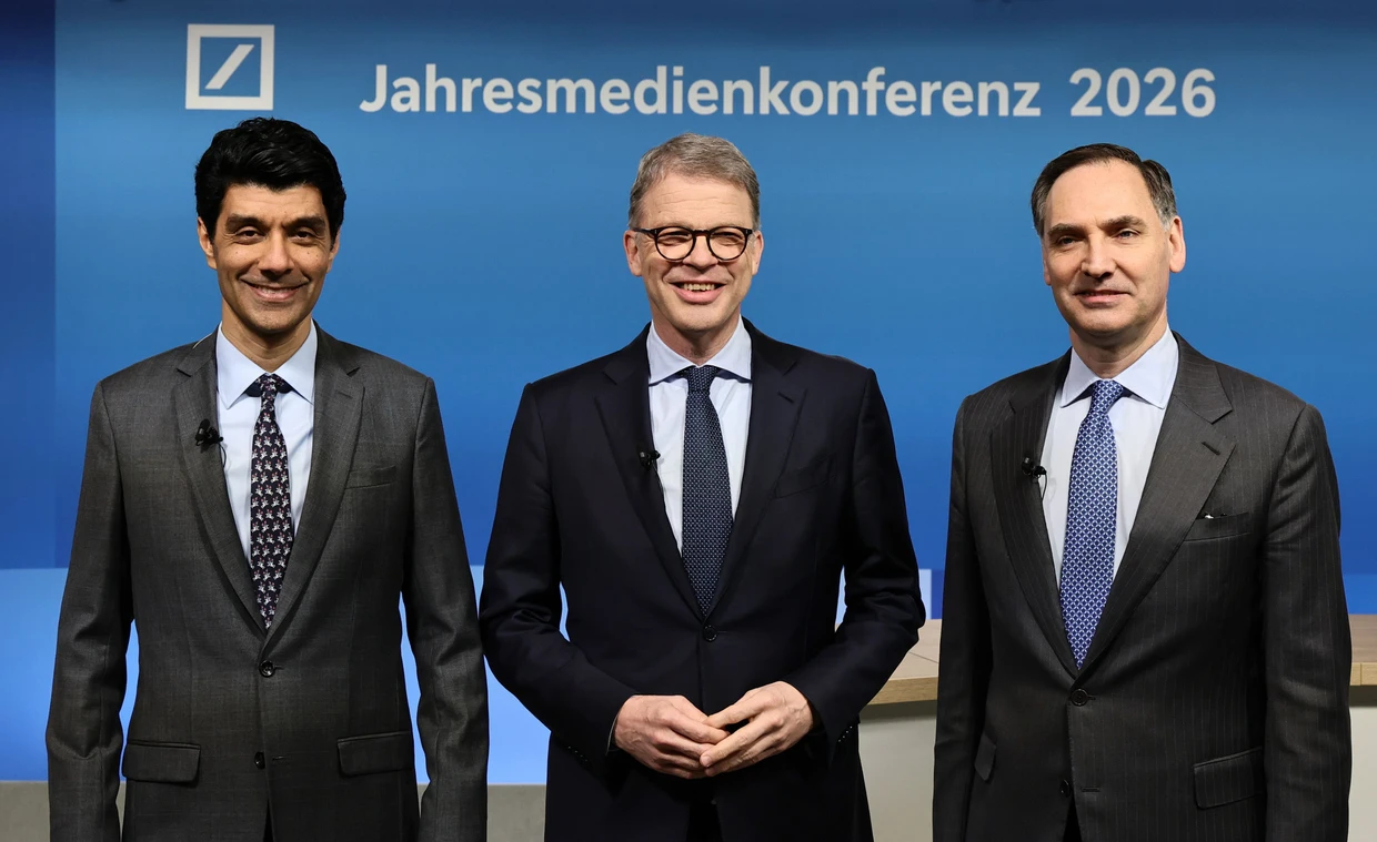 Raja Akram, Christian Sewing (Mitte) und James von Moltke (links).