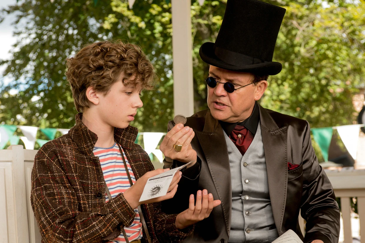  In Andreas Dresens „Timm Thaler"-Film will Baron Lefuet (Justus von Dohnányi, rechts ) mit Timm (Arved Friese) ins Geschäft kommen.