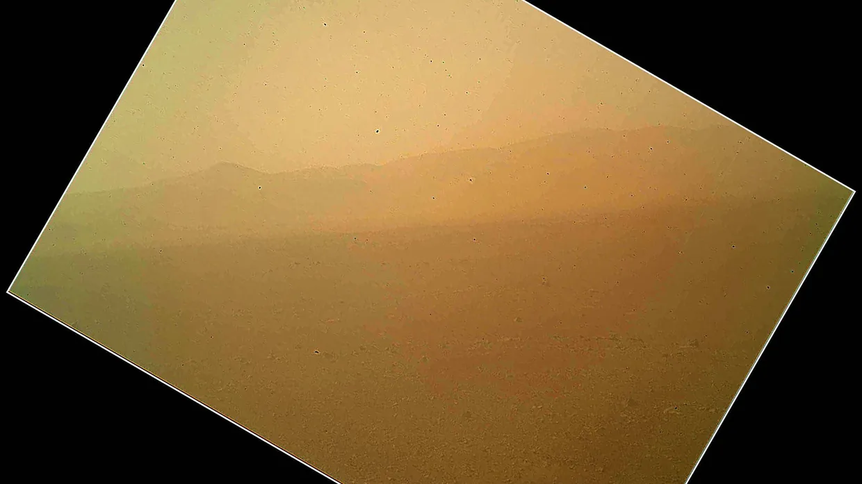 Das erste Farbbild des Marsrovers nach der Ankunft im Gale-Krater.