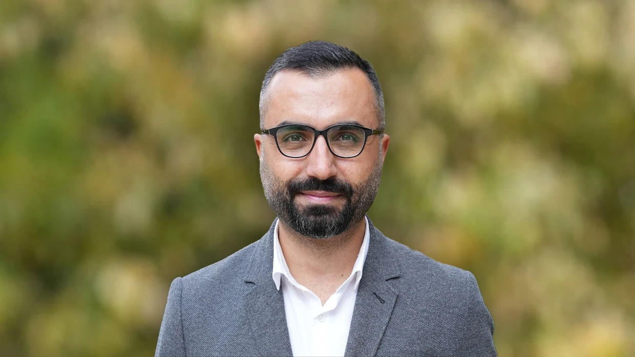 Dem türkischen Journalisten Alican Uludağ wird Präsidentenbeleidigung vorgeworfen.