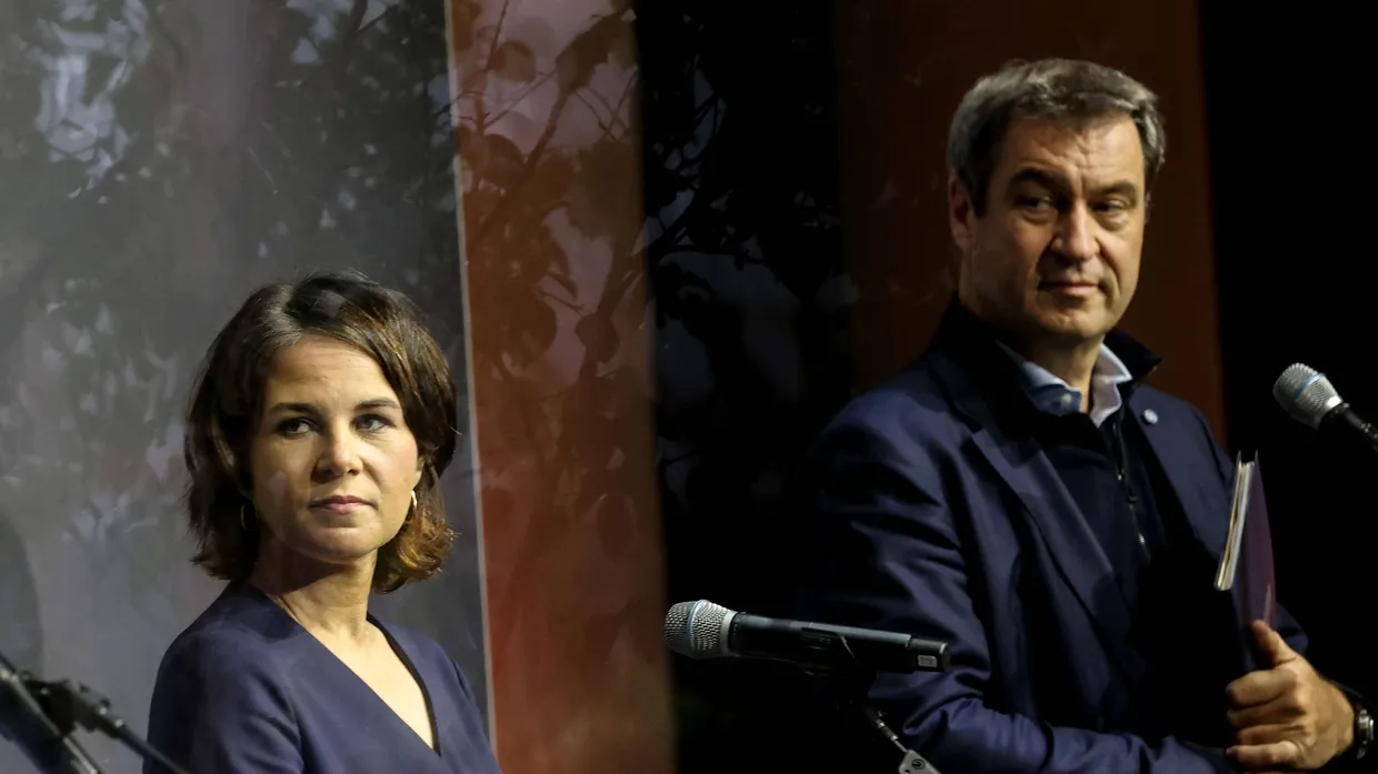Als man sich schon einmal nicht einig wurde: Baerbock und Söder während der Jamaika-Verhandlungen 2021.