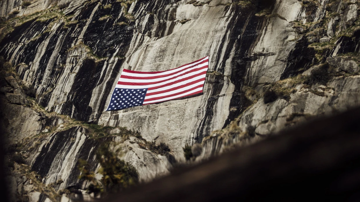 Symbol der Not: Im Yosemite-Nationalpark hängt die US-Flagge verkehrt herum.