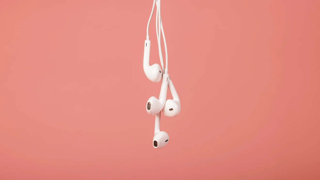 In-Ear-Kopfhörer mit Kabel sind wieder in Mode.