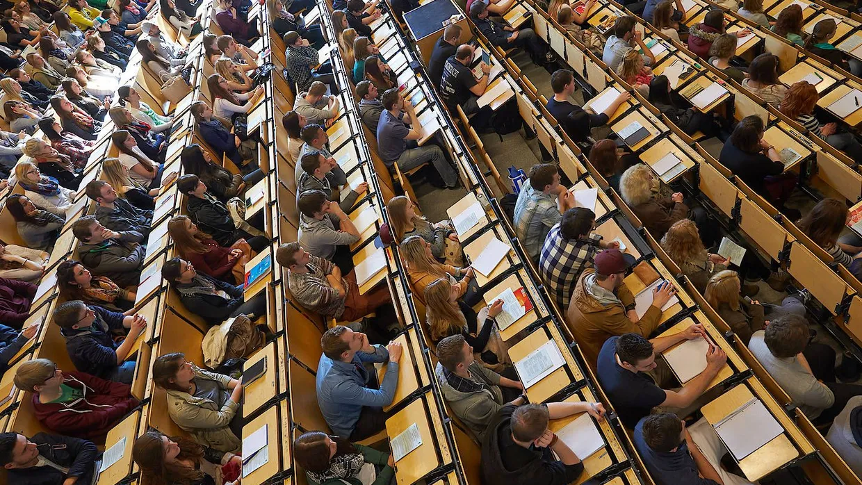 Damit Hochschulen internationaler werden, müssen einige Strukturen geändert werden, sagt der Wissenschaftsrat.