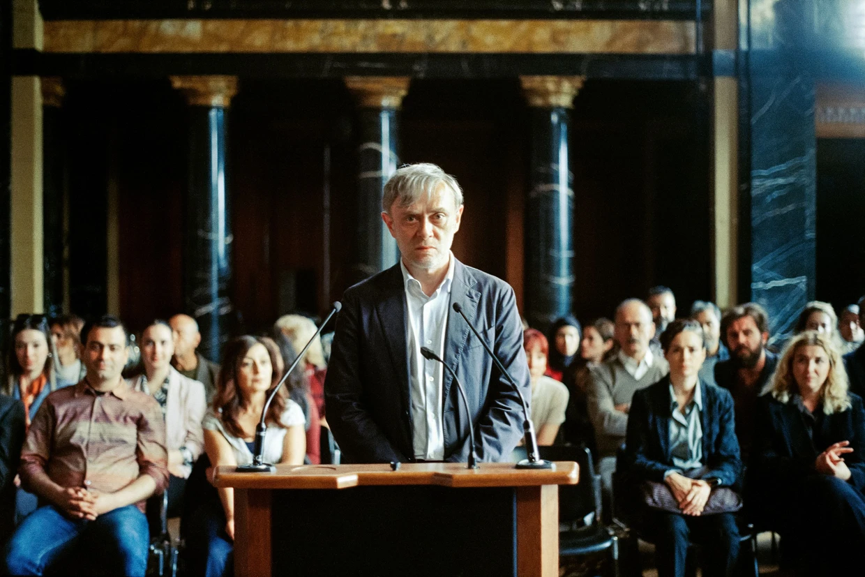 An author in court: scene from “Yellow Letters”