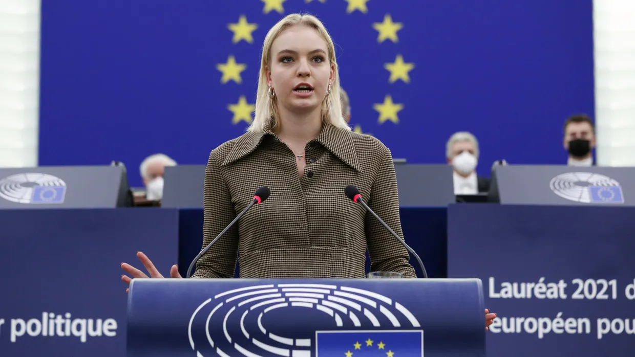 Daria Navalnaja, Tochter des inhaftierten russischen Oppositionsführers Alexej Nawalnyj, spricht im Europäischen Parlament.