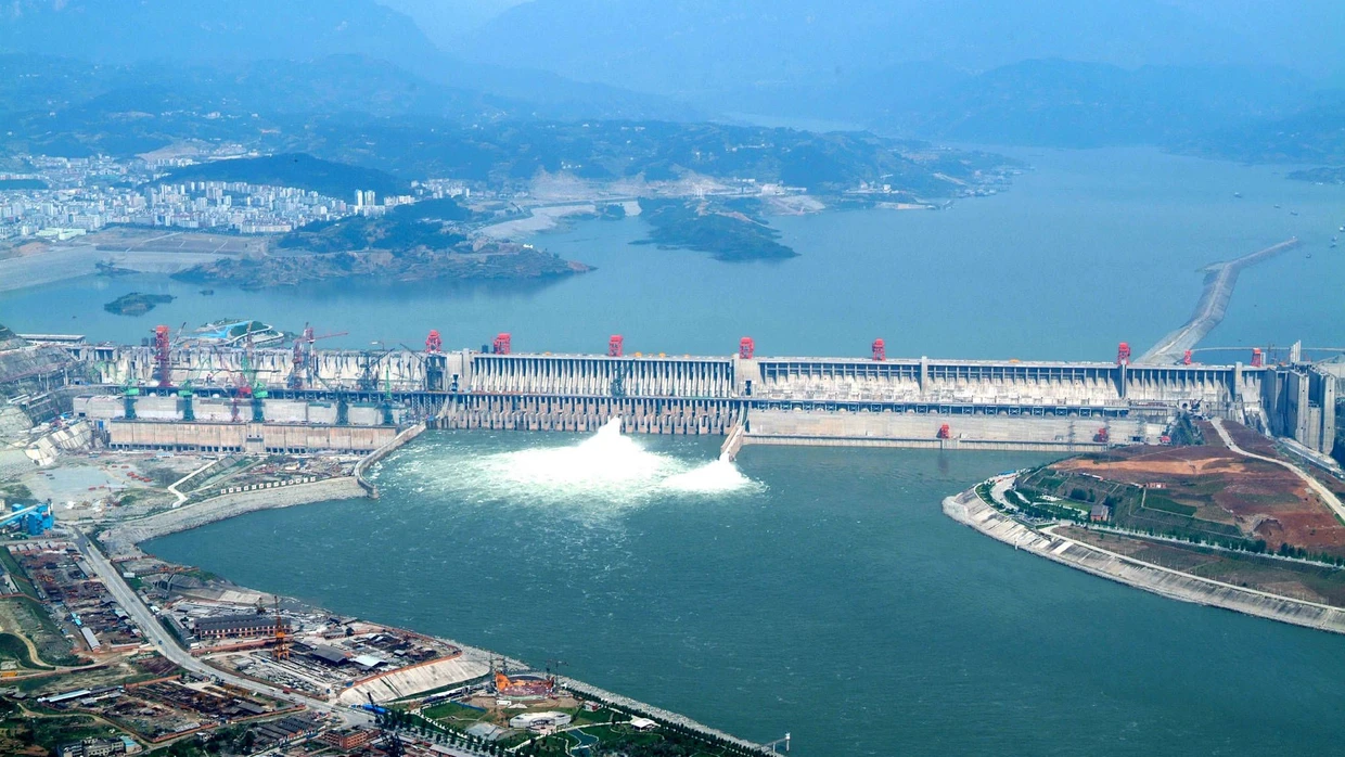 China berholt Brasilien: Drei-Schluchten-Staudamm erzielt Weltrekord bei  Stromproduktion | FAZ