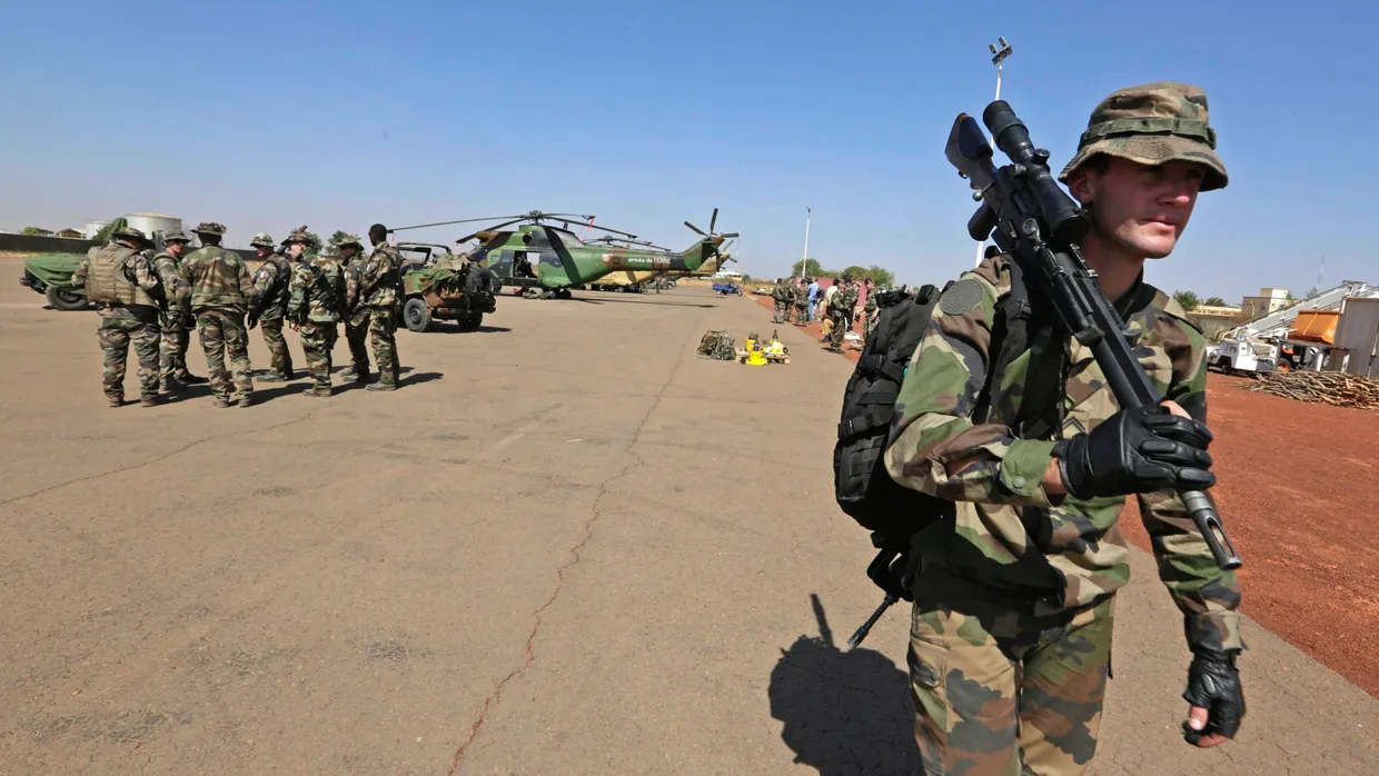 Französischer Soldat an der Luftwaffenbasis in Mali, nahe Bamako.