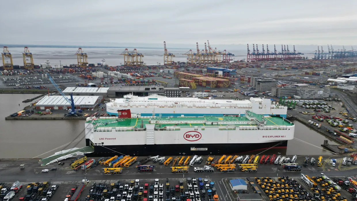 Autofrachter „"BYD Explorer No.1“ in Bremerhaven