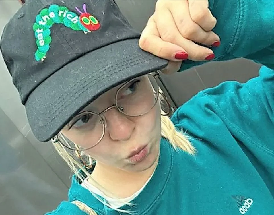 Im Mai: Jette Nietzard (Die Grünen) mit „ACAB“-Sweatshirt und „Eat The Rich“-Cap