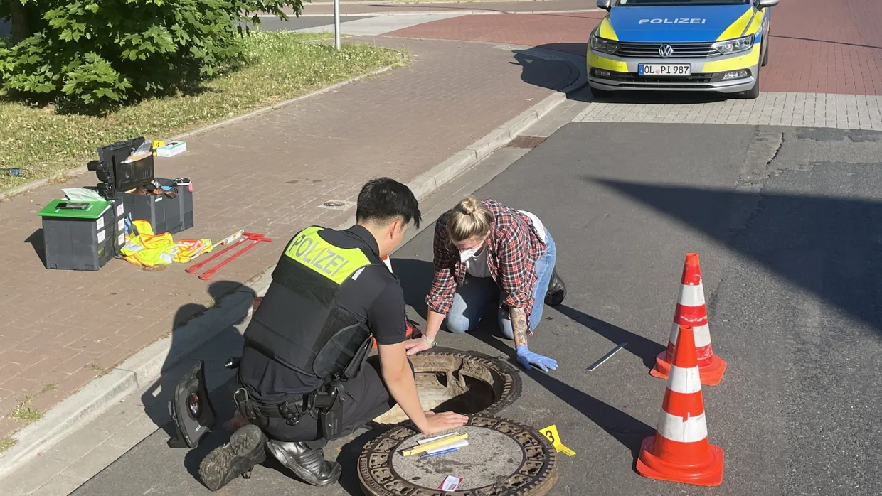 Der seit acht Tagen vermisste Achtjähriger aus Oldenburg ist lebend in einem Gully gefunden worden.