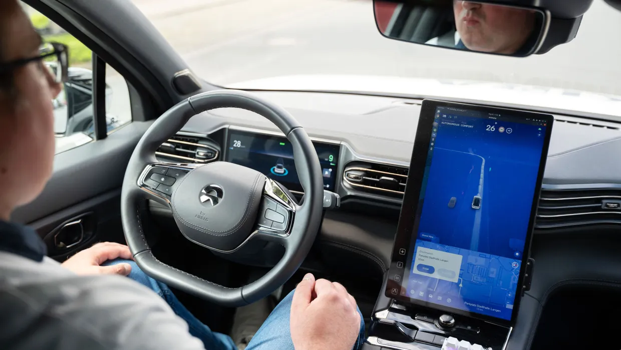 Autonome Fahrzeuge: Der Fahrer greift nur ein wenn es nötig ist.