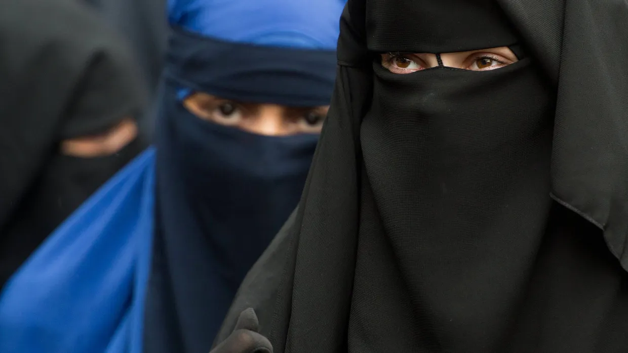 Einflussreiche Frauen: Als Netzwerkerinnen oder Erzieherinnen einer neuen Generation wirken Frauen in der islamistischen Szene. (Symbolbild)