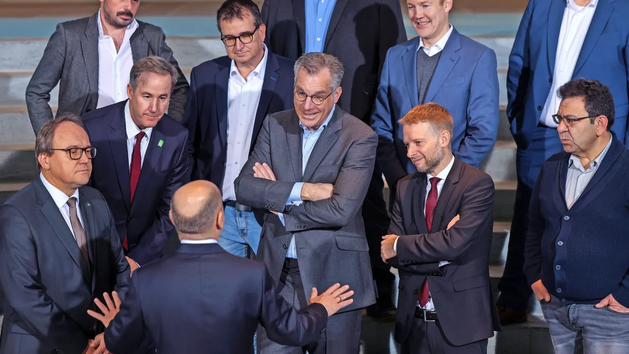 Wünsch dir was im Kanzleramt: Scholz und Vertreter der Stahlbranche trafen sich am Montag in Berlin.