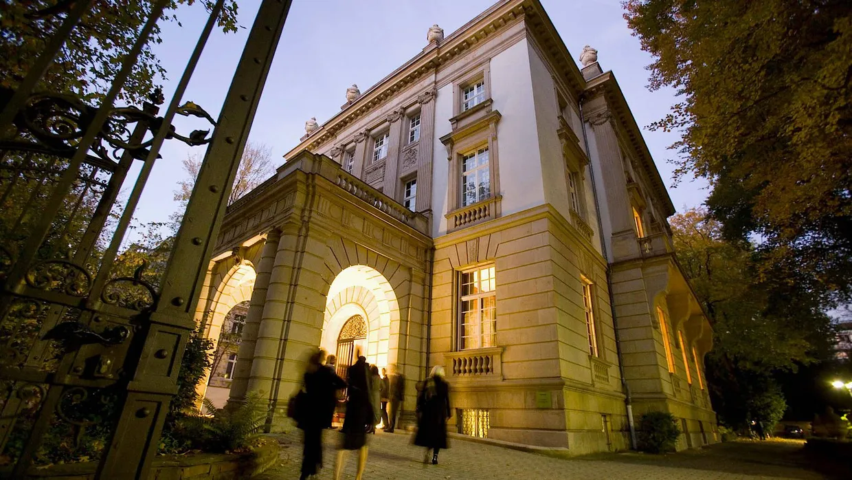 Villa Bonn: Das imposante Gebäude an der Siesmayerstraße ist seit 1923 Sitz der „Frankfurter Gesellschaft“.