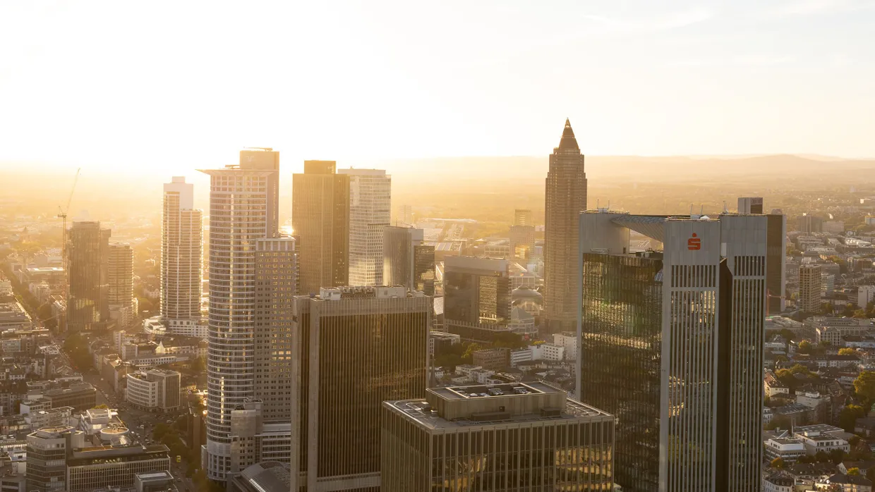 Sonnige Aussichten: Das gilt für die Finanzen der Stadt Frankfurt nur auf der Einnahmeseite.