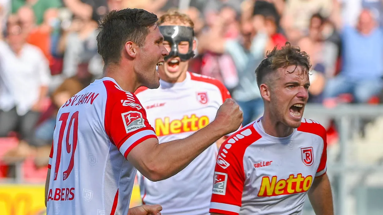 Kampfstark und erfolgreich: Jahn Regensburg bleibt an der Spitze