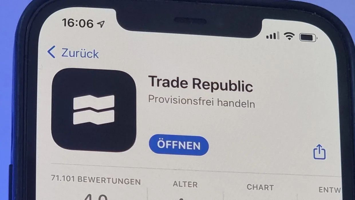 Die App von Trade Republic im App Store von Apple auf einem iPhone.
