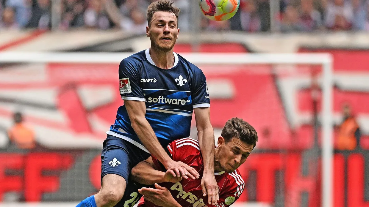 In vielen Belangen überlegen: Doch am Ende verlieren Matthias Bader (links) und die „Lilien“ bei Fortuna Düsseldorf.