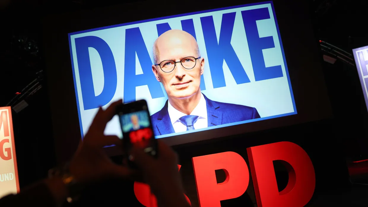 Gruß an die Wahlhelfer: Ein Bild von Peter Tschentscher auf der SPD-Wahlparty