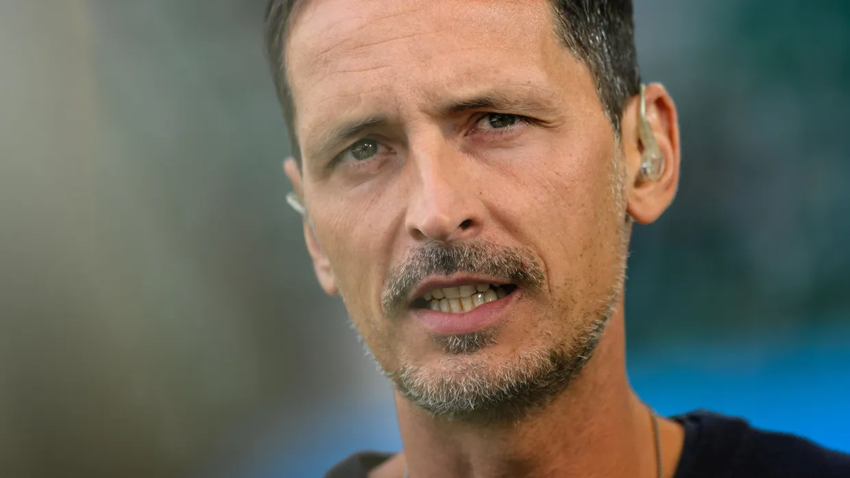 Dino Toppmöller ist der stille Sieger im Duell der Trainer.