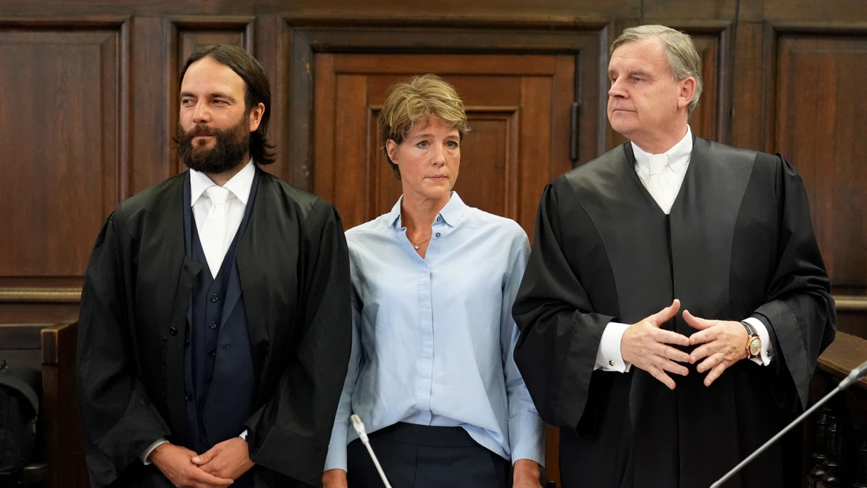 Anwalt Ingo Bott, Christina Block und Otmar Kury (r): Blocks ehemaliger Verteidiger Kury soll aussagen.