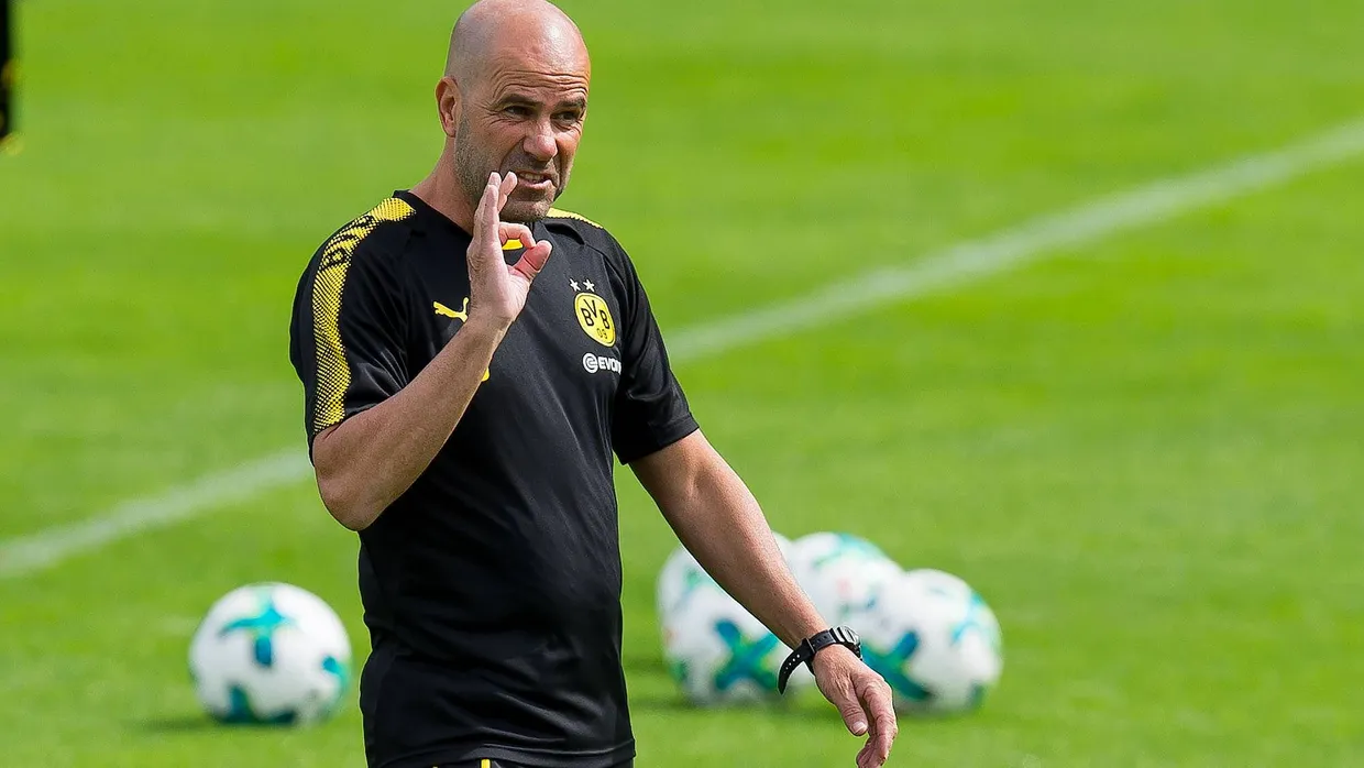 Fokussiert: Peter Bosz beschäftigt sich nur mit dem Start in Wolfsburg.