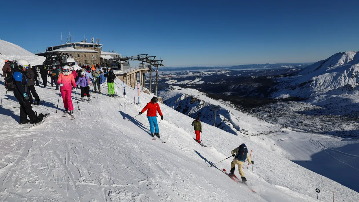 Vergleichsweise günstig: Skifahrer in der Tatra bei Zakopane in Polen