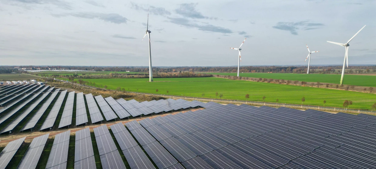 EU: Erstmals mehr Strom aus Wind und Sonne als aus fossilen Brennstoffen EU: Erstmals mehr Strom aus Wind und Sonne als aus fossilen Brennstoffen