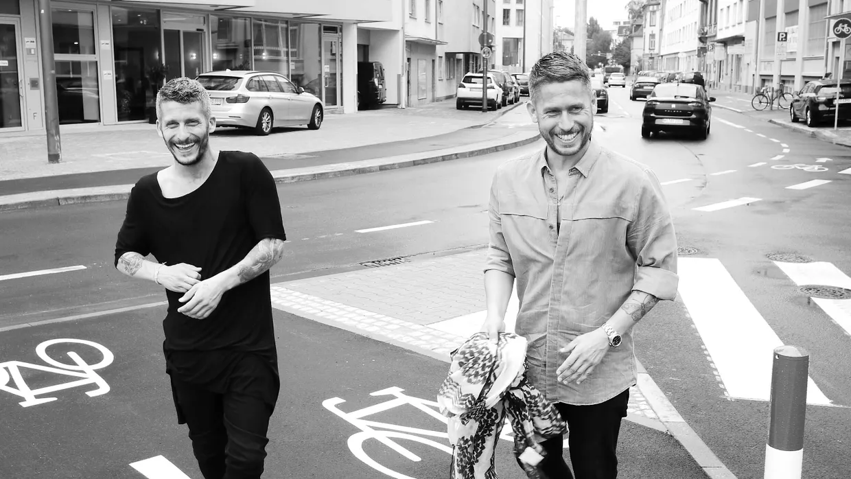 James Ardinast (rechts) mit seinem Bruder David