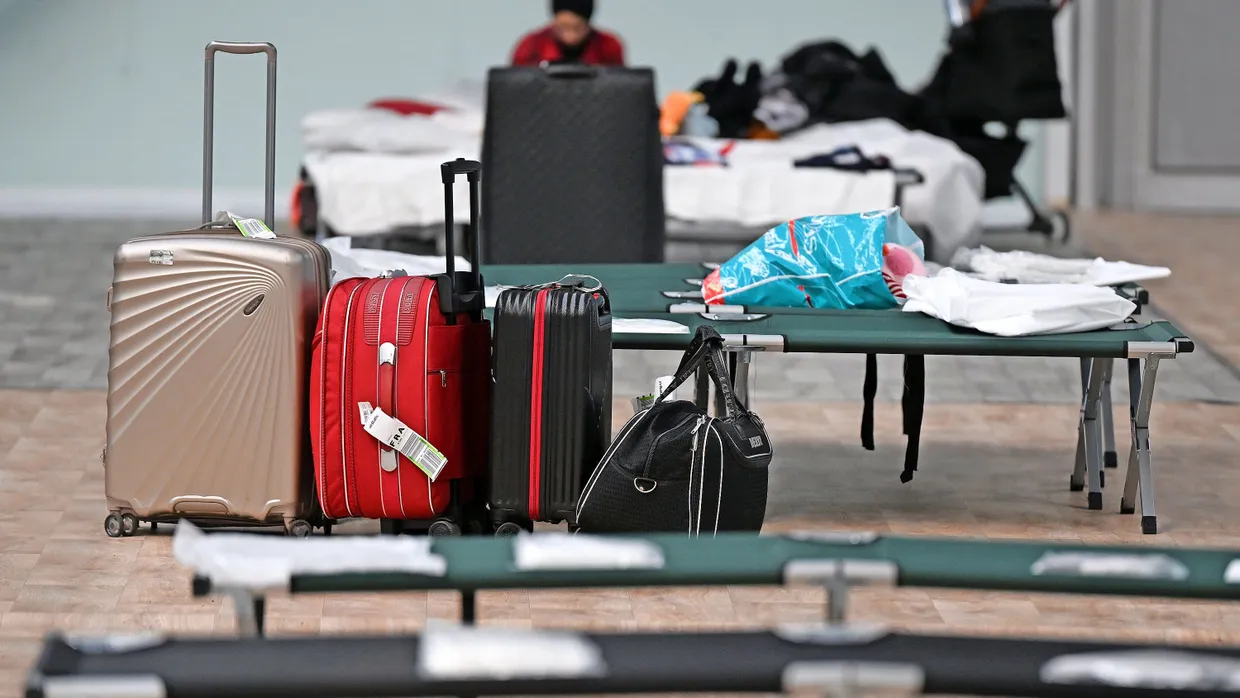Vorbereitet: So wie in dieser Frankfurter Sporthalle wird sich in allen hessischen Kommunen auf die Ankunft ukrainischer Flüchtlinge eingerichtet.