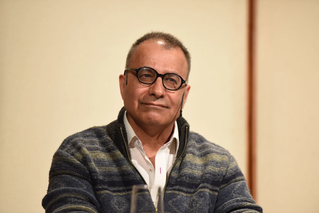 Der iranische Schriftsteller Amir Hassan Cheheltan 2016 in Köln