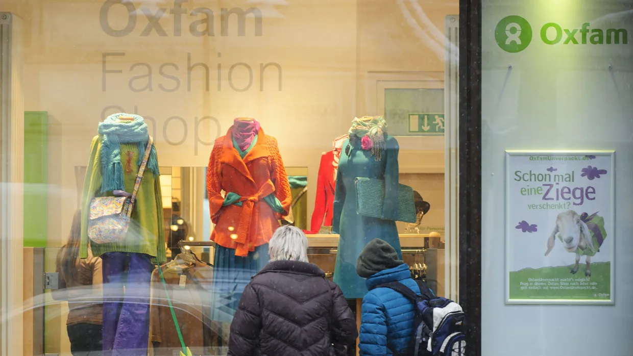 Frühlingsgefühle: Die Mitarbeiter im Oxfam-Shop in Sachsenhausen haben ein Händchen für Dekoration.