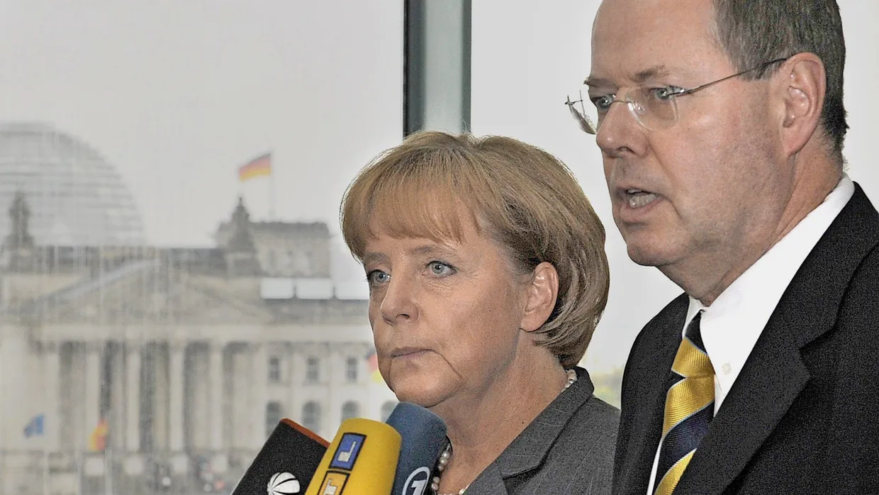 Das Duo Merkel/Steinbrück versprach in der Finanzkrise, Einlagen zu sichern.