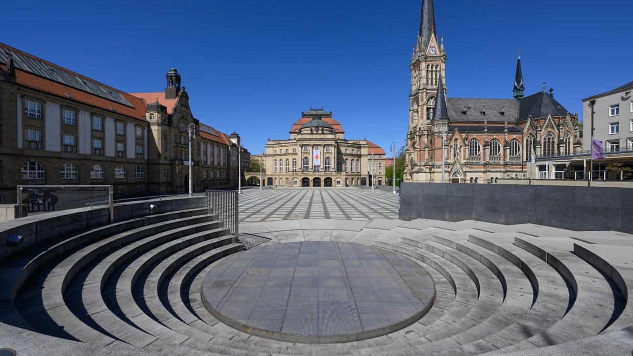 In Chemnitz wird um die bauliche Zukunft der Theaterlandschaft gerungen. In der Bildmitte das Opernhaus