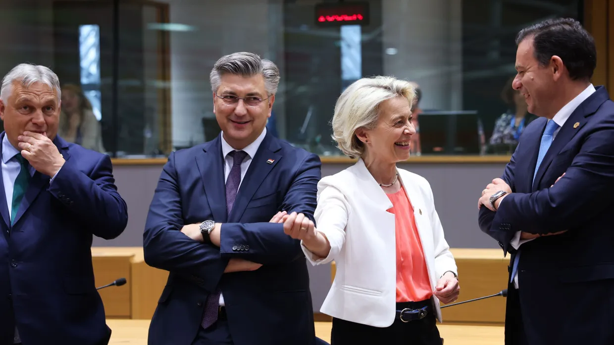 Am Montag in Brüssel: Der ungarische Ministerpräsident Viktor Orbán, der kroatische Ministerpräsident Andrej Plenkovic, EU-Kommissionspräsidentin Ursula von der Leyen und der portugiesische Ministerpräsident Luis Montenegro.