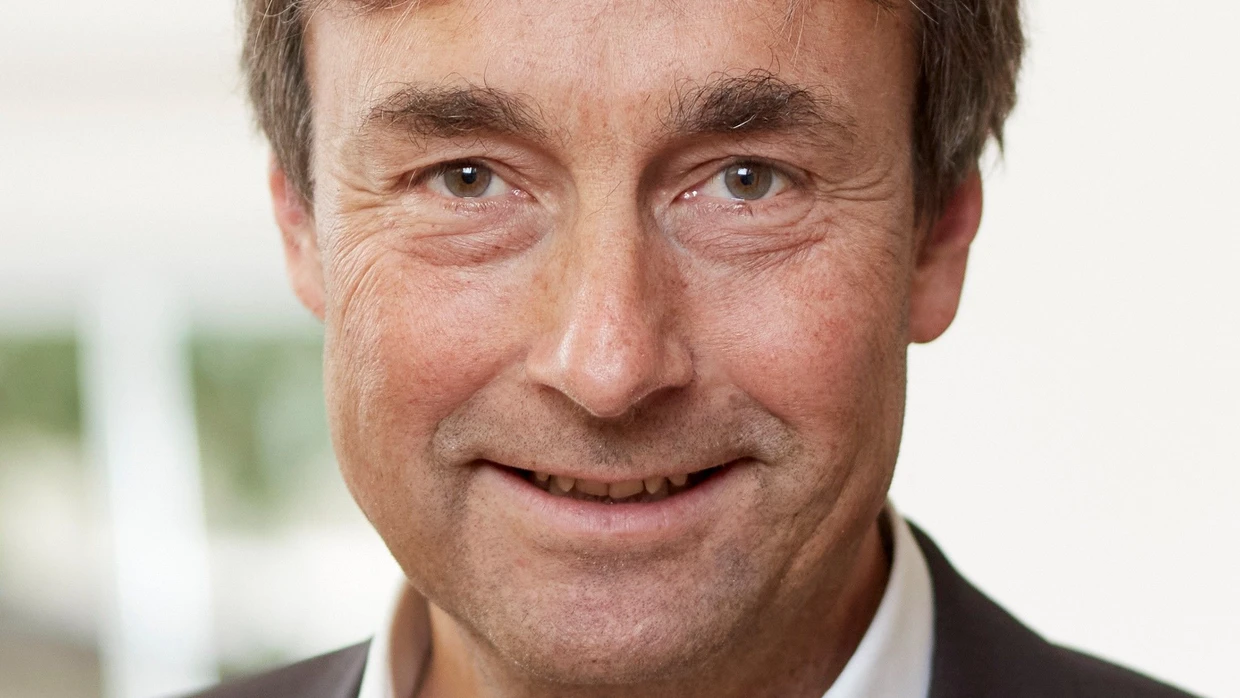 Professor Dr. Georg Marckmann ist Professor für Medizinethik und Leiter des Instituts für Ethik, Geschichte und Theorie der Medizin an der Ludwigs-Maximilians-Universität München.