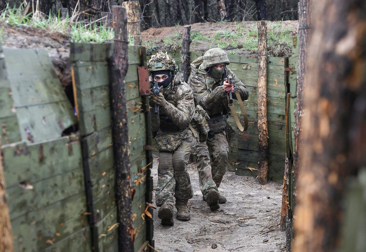 Soldaten der 38. Marinebrigade im April 2025 bei einer Übung im Gebiet Donezk