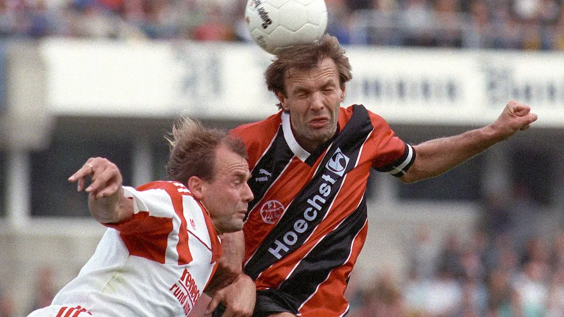 Ein Gehirn fürs Museum: Bundesliga-Rekordspieler Charly Körbel kommt ins Frankfurter Senckenberg