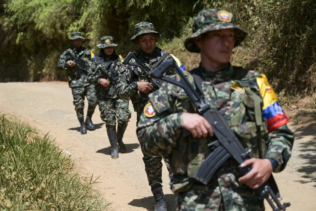 In den Bergen des Caucas: Kämpfer einer FARC-Splittergruppe