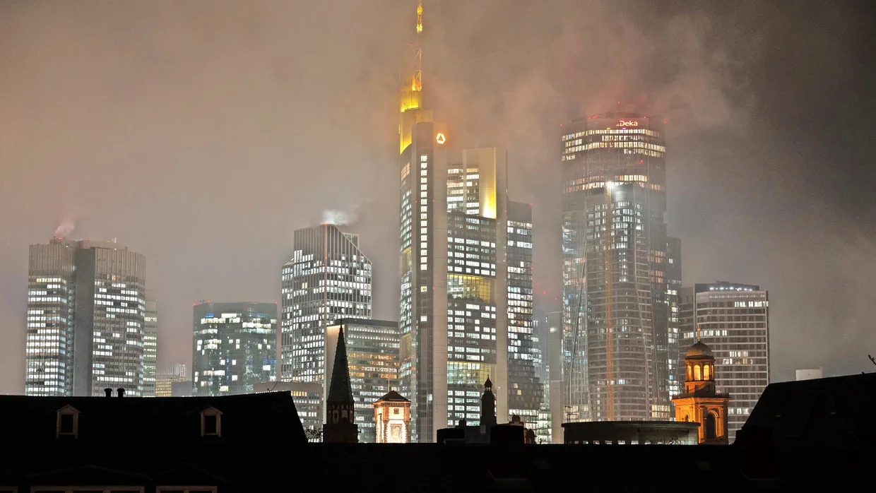 Im Nebel: Die Zukunft der Commerzbank ist weiter unsicher. Doch am Finanzplatz Frankfurt gibt es noch weitere wichtige Zukunftsfragen.