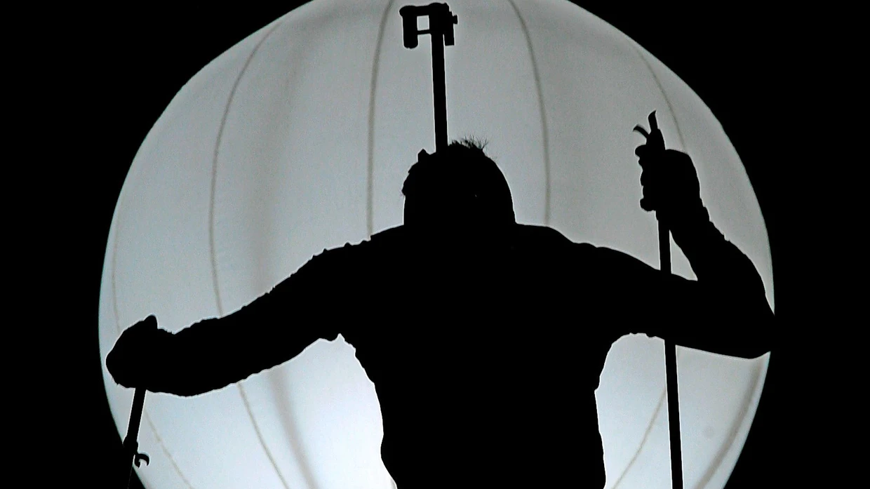 Schattenläufer: Nach dem Skandal um den inzwischen verurteilten Präsidenten läuft der Verdacht trotz der Bemühungen des Biathlon-Verbandes weiter mit.