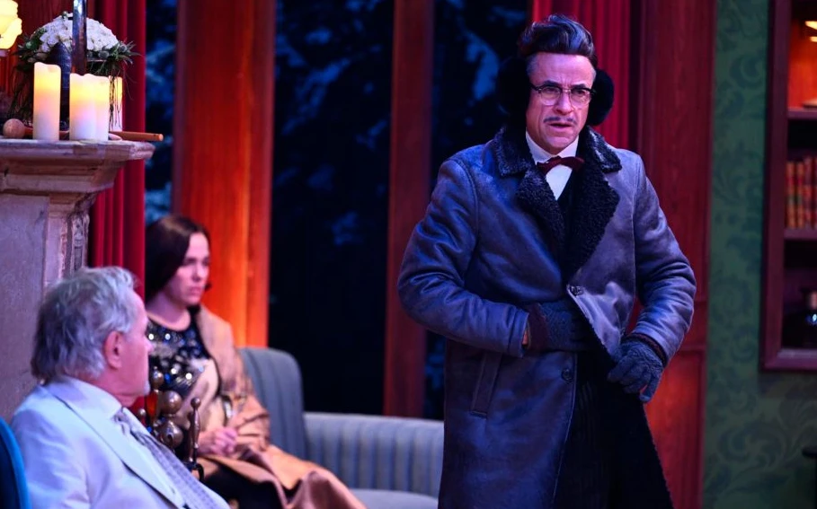 Jan Josef Liefers spielt den Maestro.