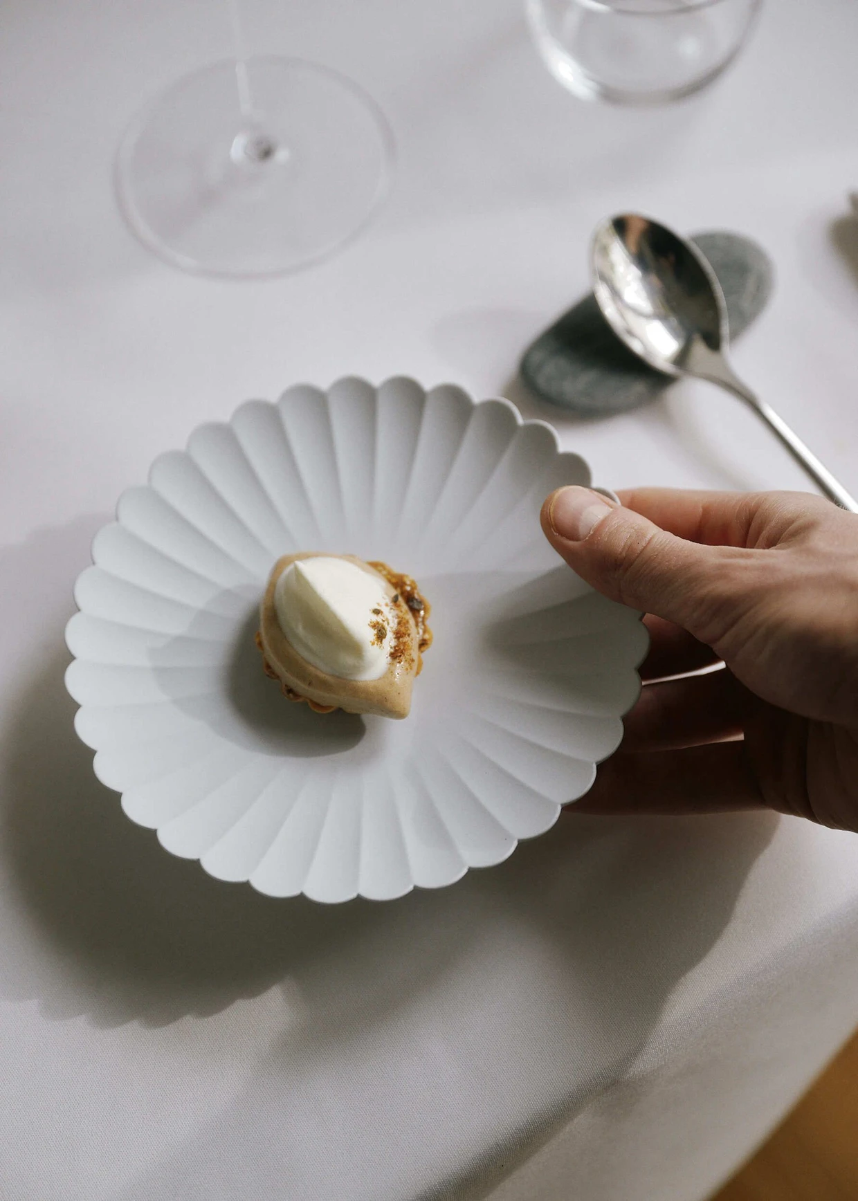 Es sieht nur schlicht aus: Hinter jedem Gericht steckt so viel Gedankenarbeit wie Raffinement.