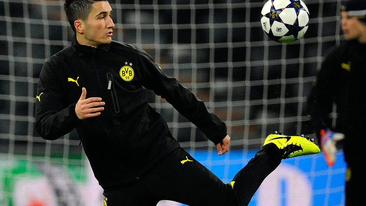 Aus dem Spiel: Nuri Sahin durfte als Leiharbeiter in München nicht mitspielen, er dürfte aber dennoch besser zurechtkommen als die Angehörigen der industriellen Reservearmee