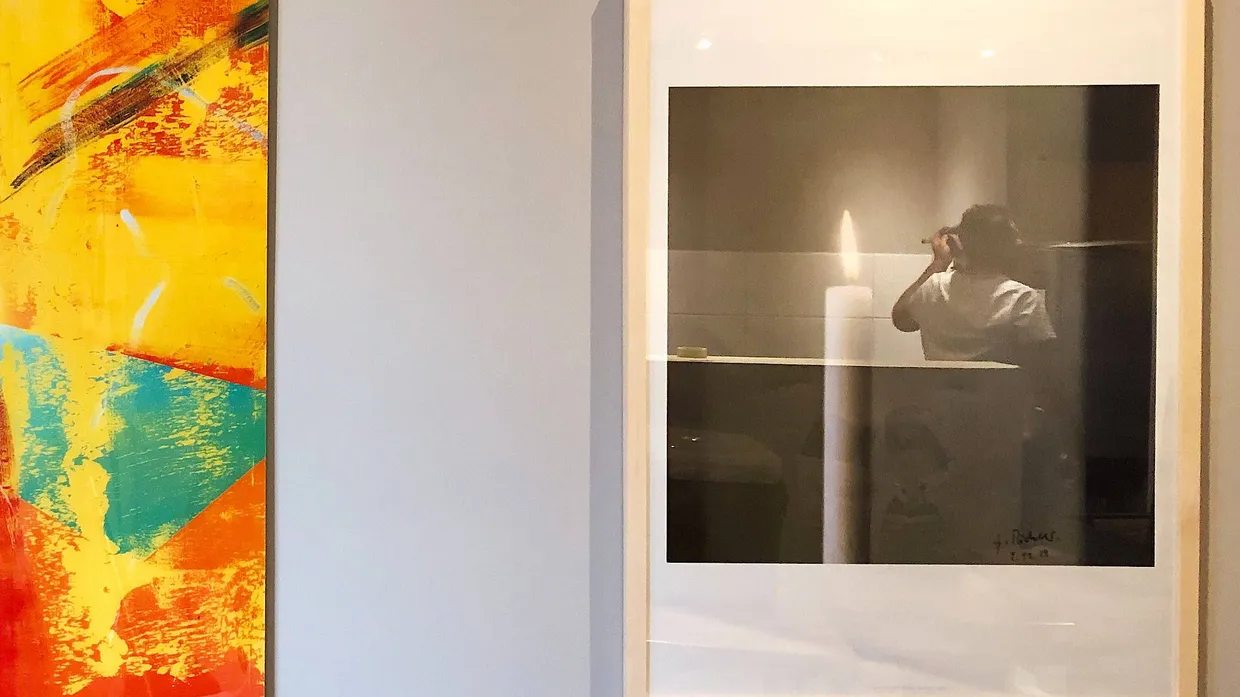 Immerhin ein handsignierter Kunstdruck: Der Verkaufserlös sollte dem Verein „Kunst hilft geben“ zu Gute kommen, der sich für Arme und Wohnungslose einsetzt.