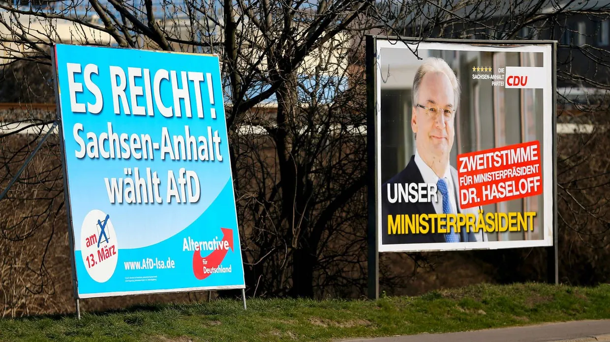 Der CDU in Sachsen-Anhalt auf den Fersen: Der Höhenflug der AfD könnte das Regieren für Ministerpräsident Haseloff deutlich erschweren.