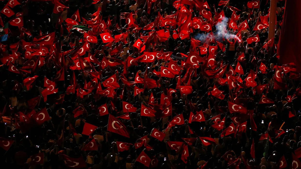 Alle für Erdogan: Unterstützer des türkischen Präsidenten gehen für ihr Idol auf den Taksim-Platz in Istanbul