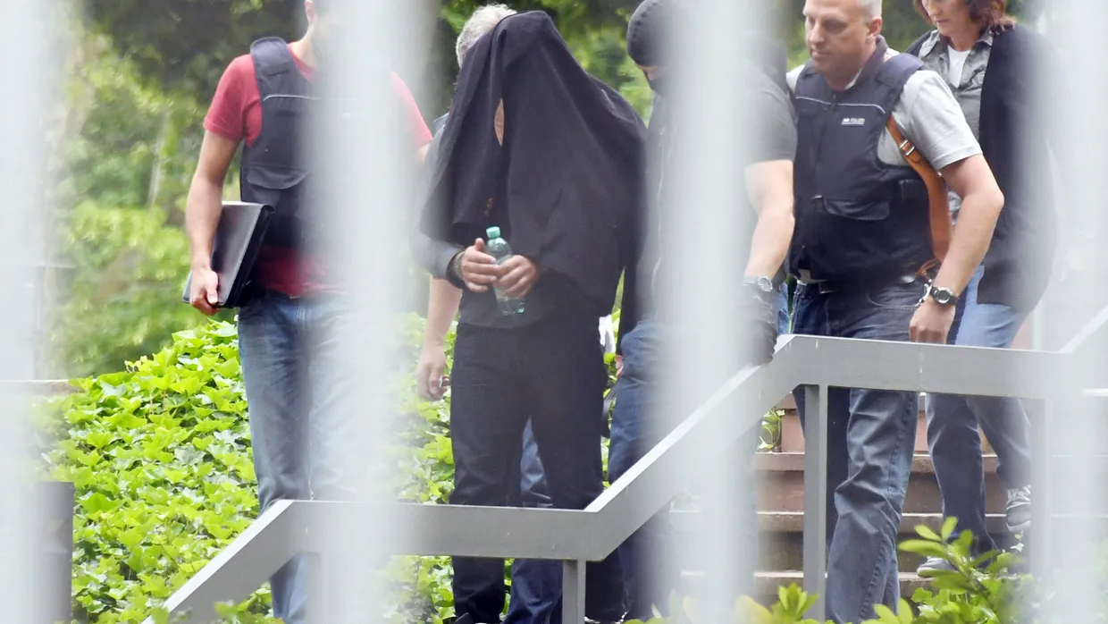 Beim Bundesgerichtshof in Karlsruhe wird ein Terrorverdächtiger dem Haftrichter vorgeführt.